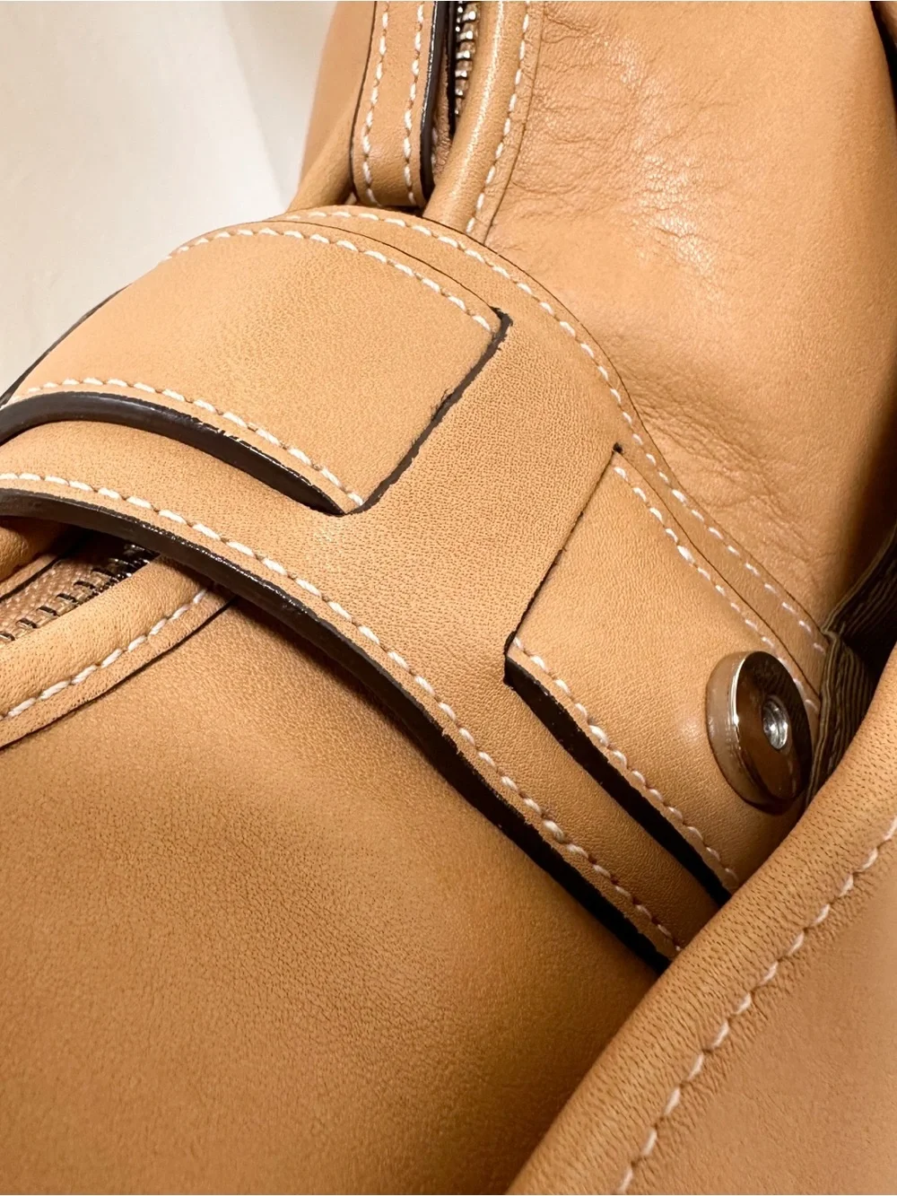 Coach Soho Buckle Hobo Shoulder Bag Milled Camel Leather Medium Y2K
